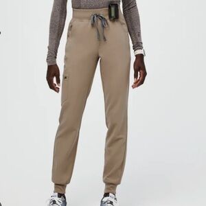 FIGS | Zamora Jogger in Latte PO3079 Size XXLT